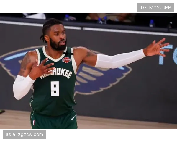 官方:热火老将凯尔·洛瑞因腿筋拉伤,预计常规赛报销 官方:热火老将凯尔·洛瑞因腿筋拉伤,预计常规赛报销